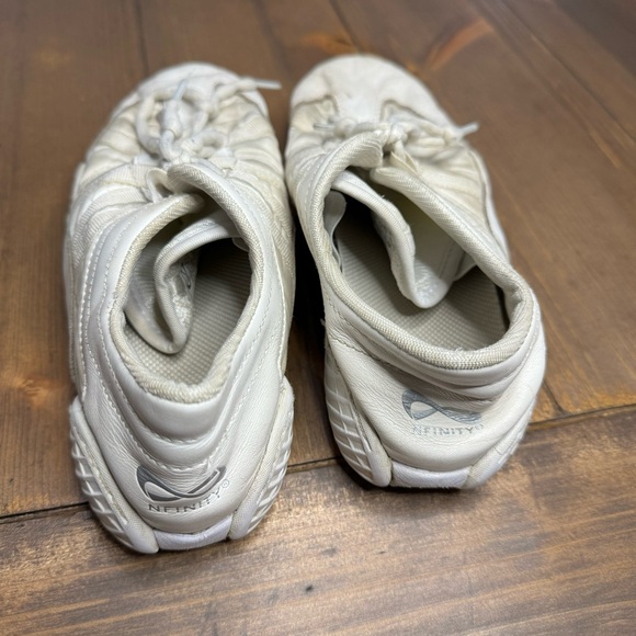 Used Nfinity Evolution Cheer Shoes Size 7.5 - Picture 4 of 8